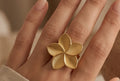 Anillo Magnolia dorado