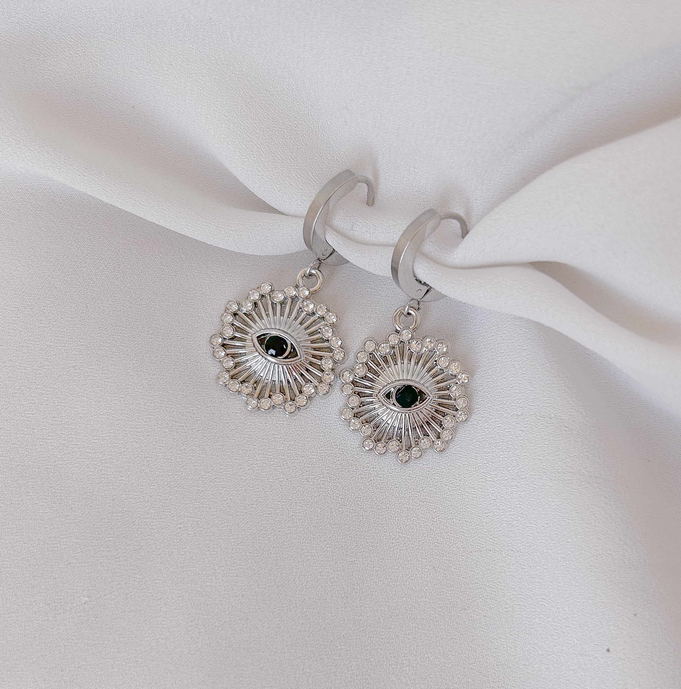 Caravanas Eye Silver