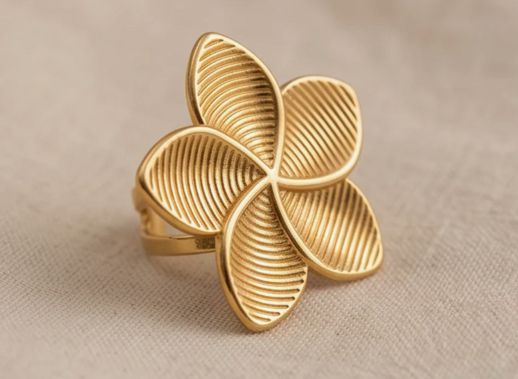 Anillo Magnolia dorado