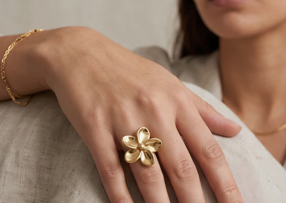 Anillo flor de Liz dorado